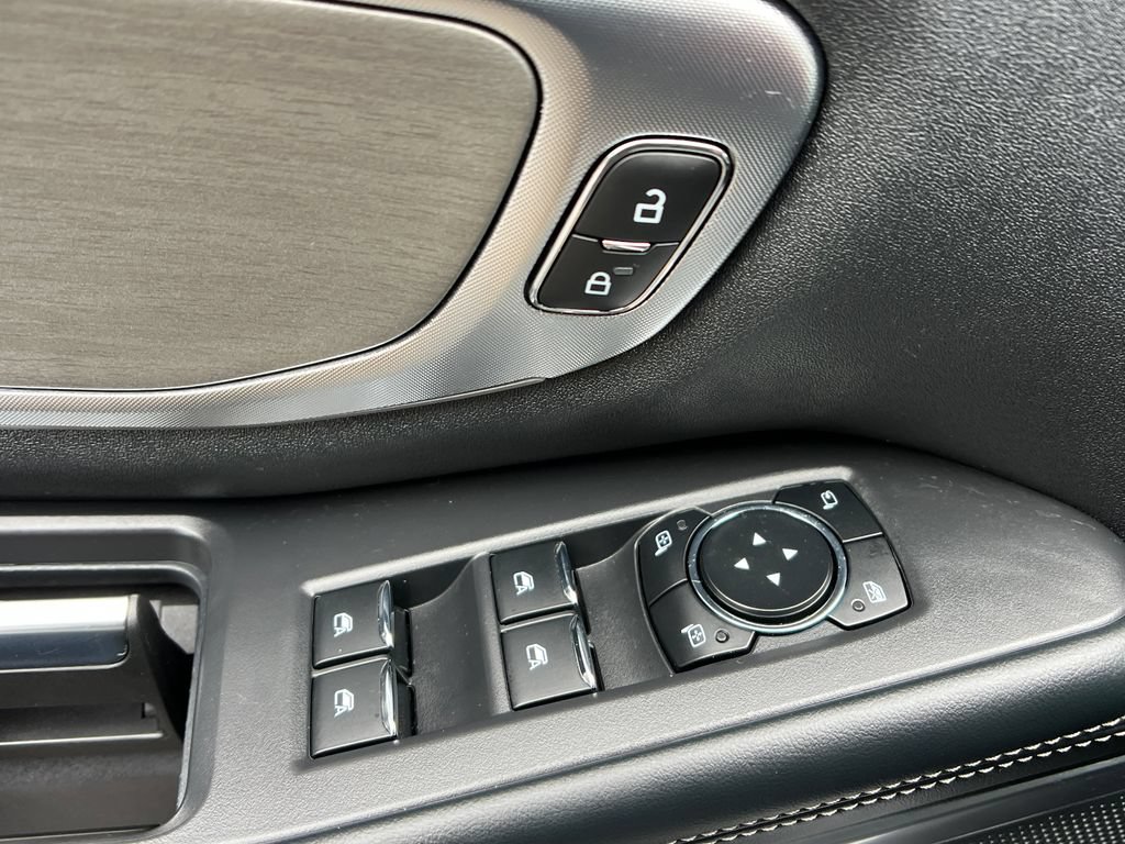Used 2025 Ford Expedition Platinum AWD/4WD image 12