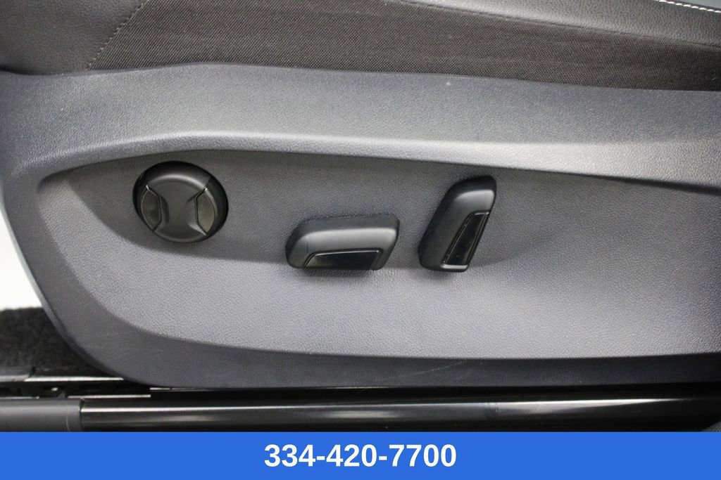 Certified 2023 Volkswagen Tiguan SE w/ Panoramic Sunroof Package image 18