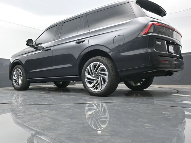 Used 2025 Lincoln Navigator Reserve AWD/4WD image 41