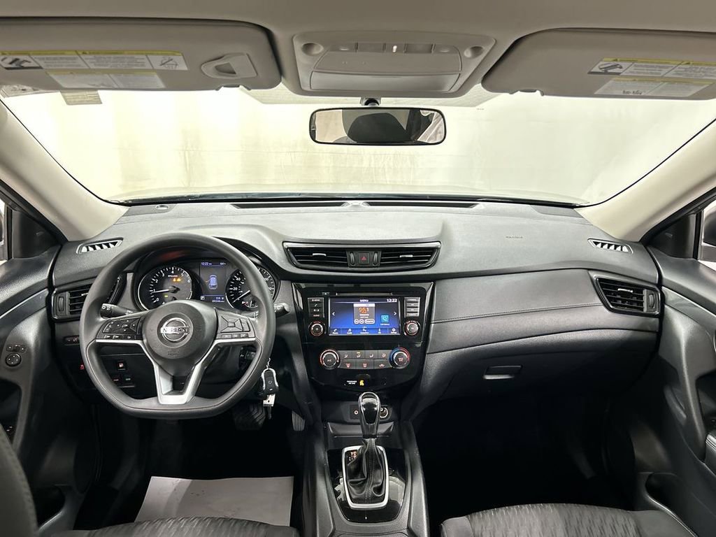 Used 2018 Nissan Rogue S AWD/4WD image 18