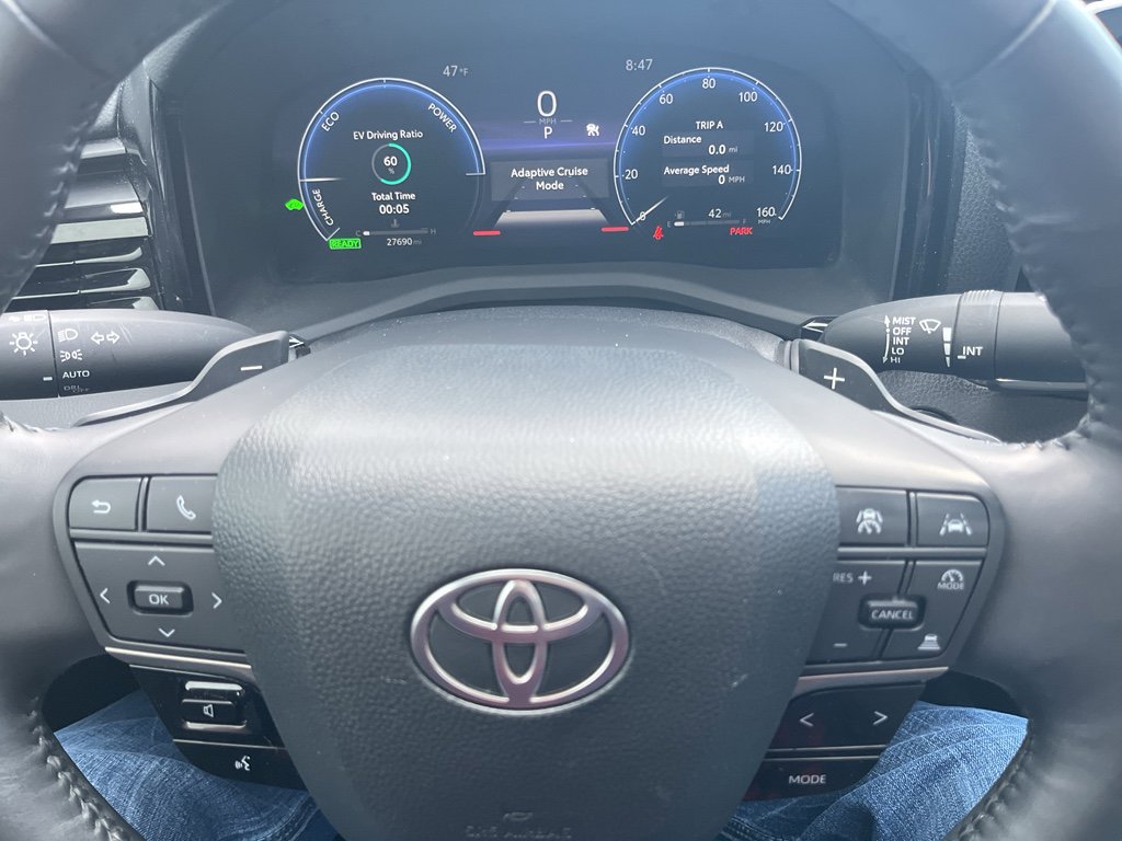 Used 2025 Toyota Camry XSE image 12