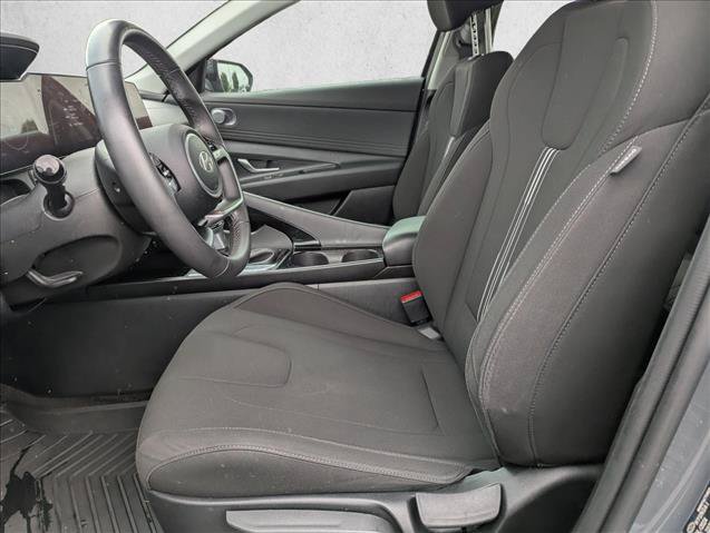 Used 2025 Hyundai Elantra SEL FWD image 21