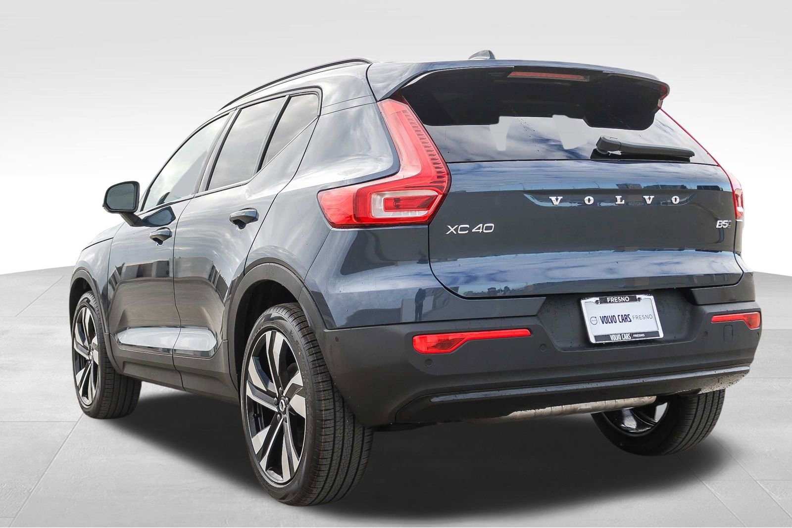 New 2026 Volvo XC40 B5 Ultra w/ Climate Package image 7