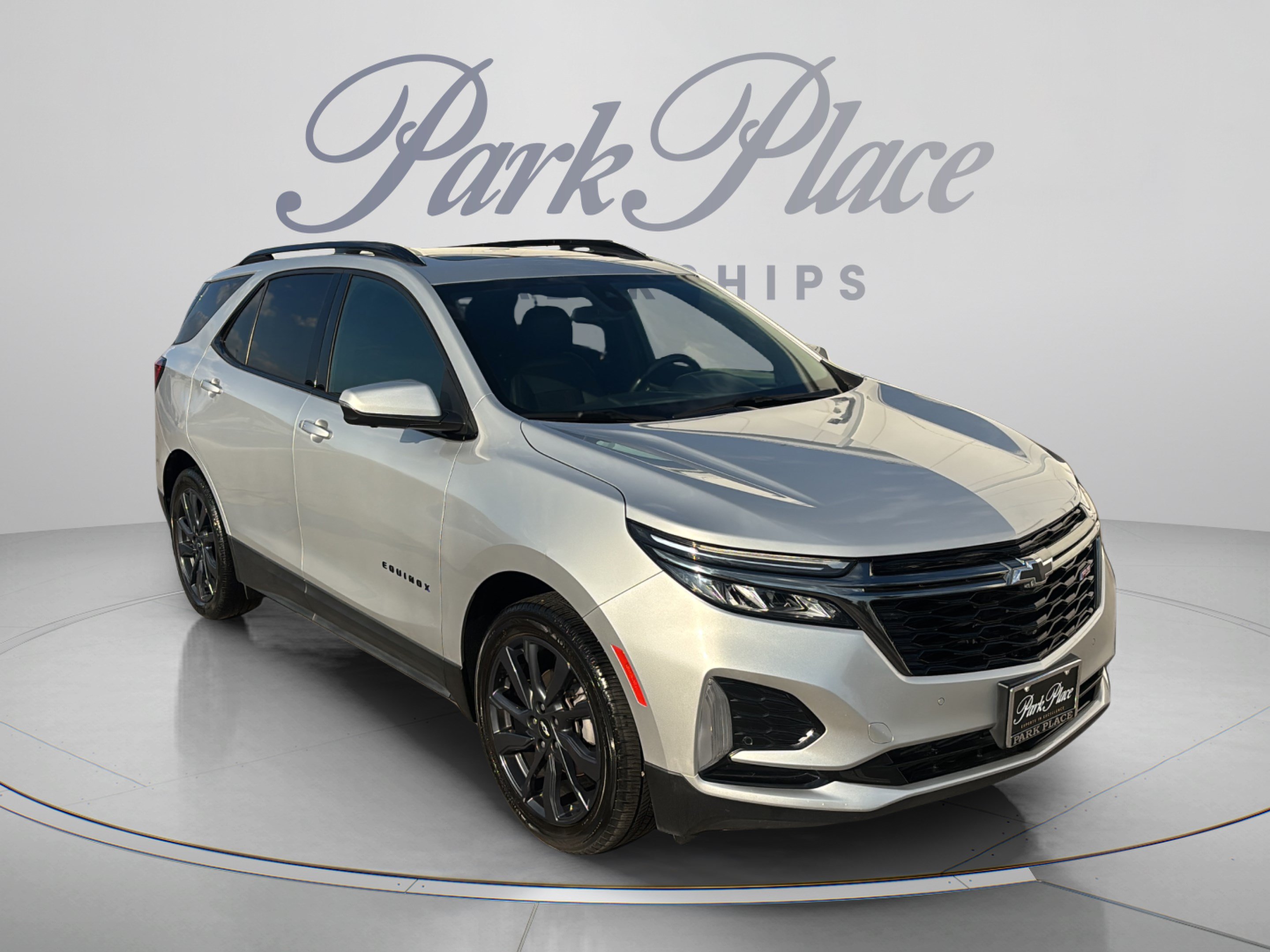 Used 2022 Chevrolet Equinox RS w/ Infotainment Package FWD image 8