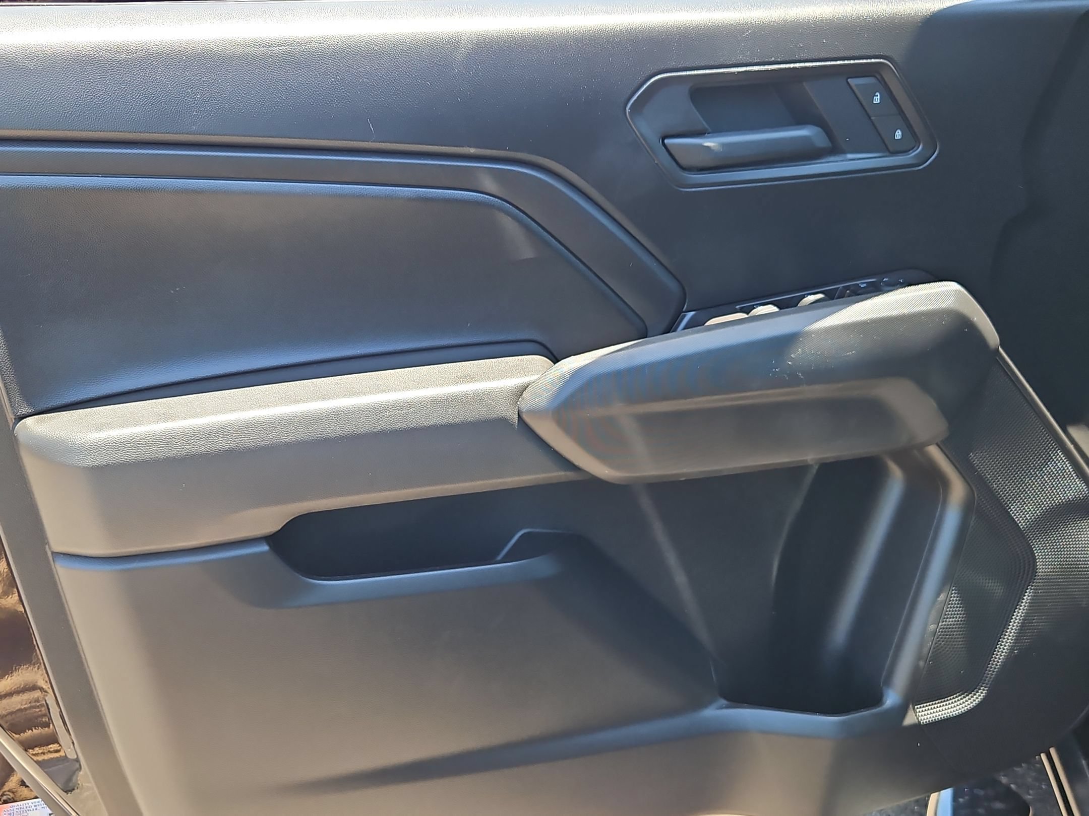 Used 2025 Chevrolet Colorado Trail Boss AWD/4WD image 11