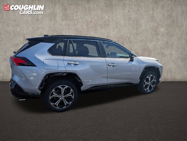 Used 2025 Toyota RAV4 XSE w/ Weather Package AWD/4WD image 9