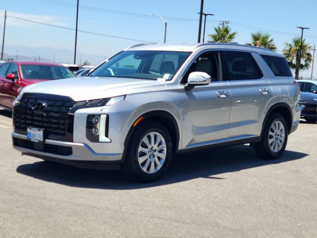 Used 2024 Hyundai Palisade SEL FWD image 2