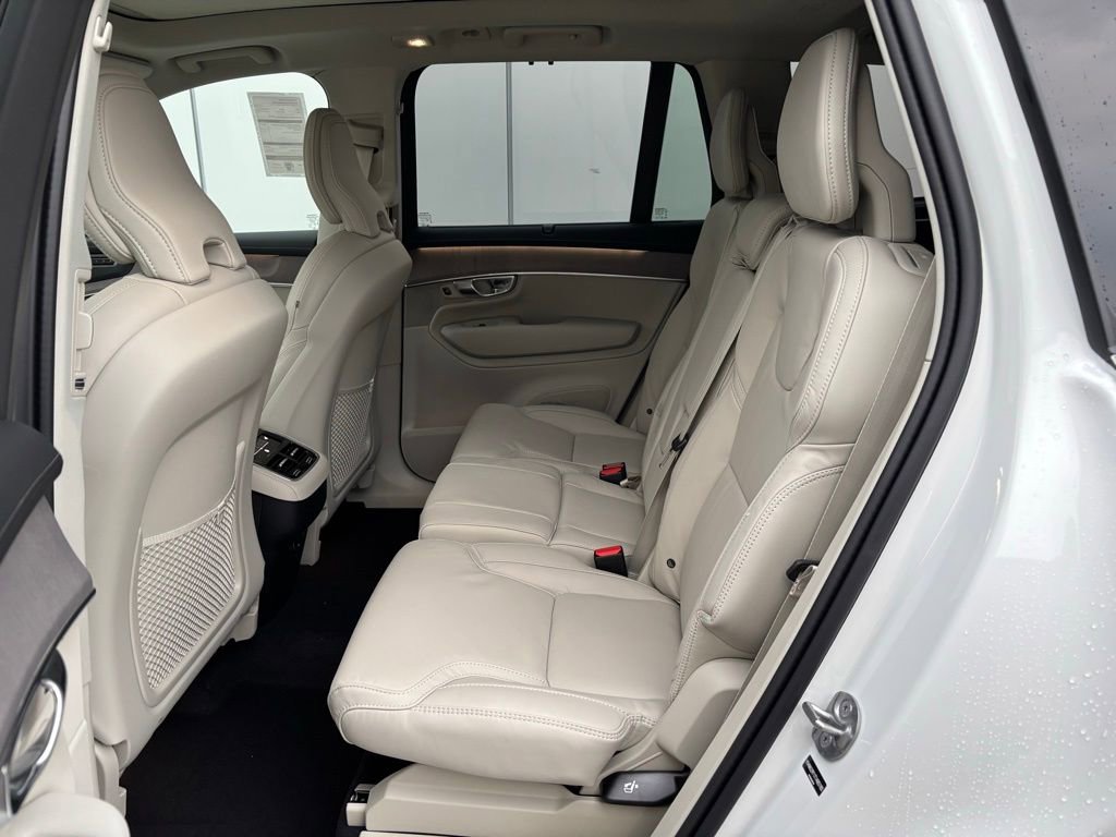 New 2026 Volvo XC90 B6 Ultra w/ Protection Package AWD/4WD image 16