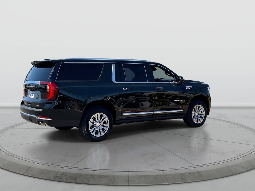 Used 2026 GMC Yukon XL Denali w/ Sun & Power Step Package AWD/4WD image 8