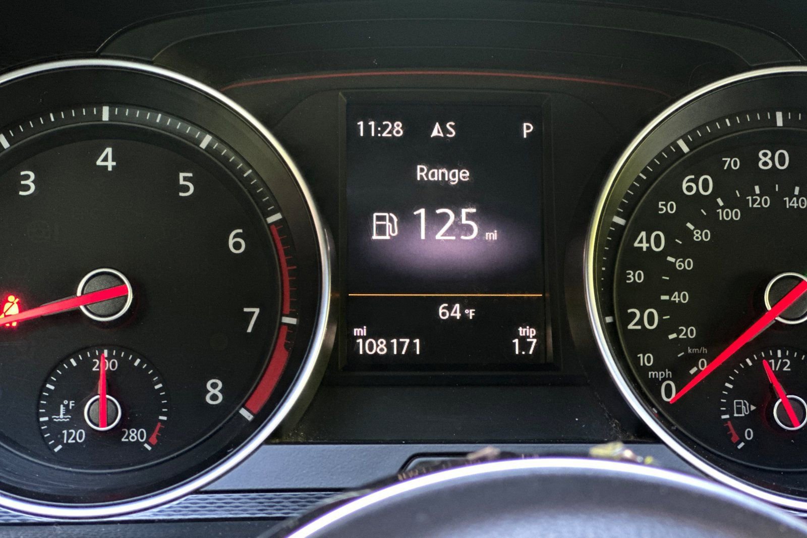 Used 2015 Volkswagen GTI SE FWD image 31