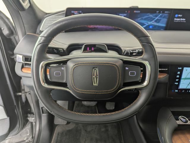 Used 2025 Lincoln Navigator Black Label image 20