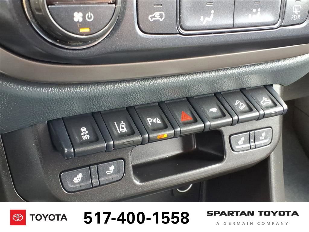 Used 2022 Chevrolet Colorado Z71 w/ Safety Package image 23