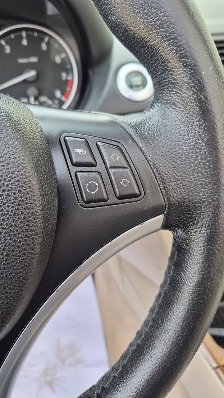Used 2010 BMW 135i Convertible RWD image 34