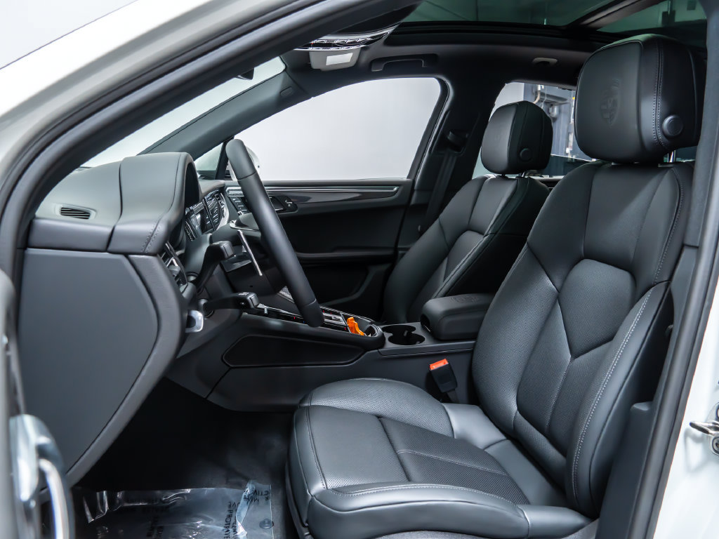 New 2026 Porsche Macan GTS AWD/4WD image 5