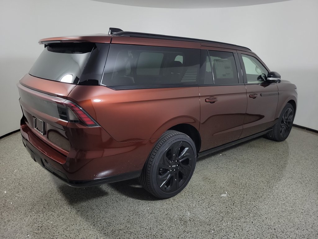 New 2027 Lincoln Navigator L Reserve w/ Jet Appearance Package RWD image 4