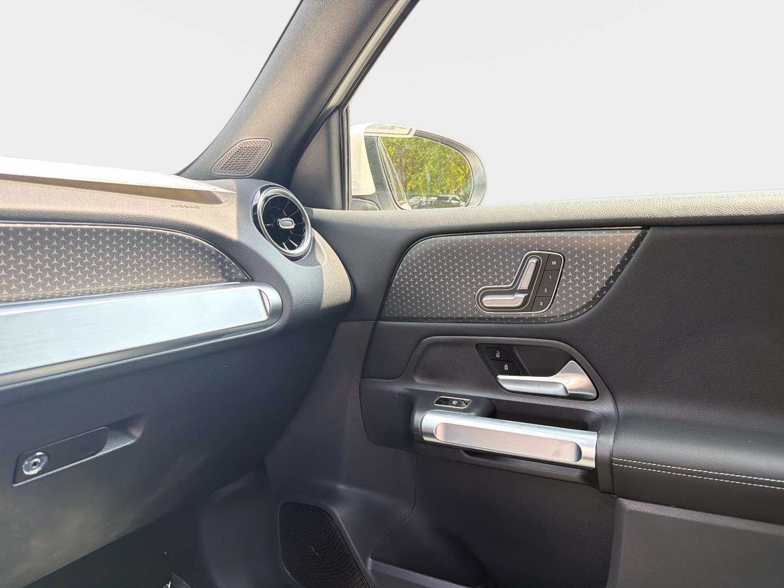 New 2026 Mercedes-Benz GLB 250 image 20