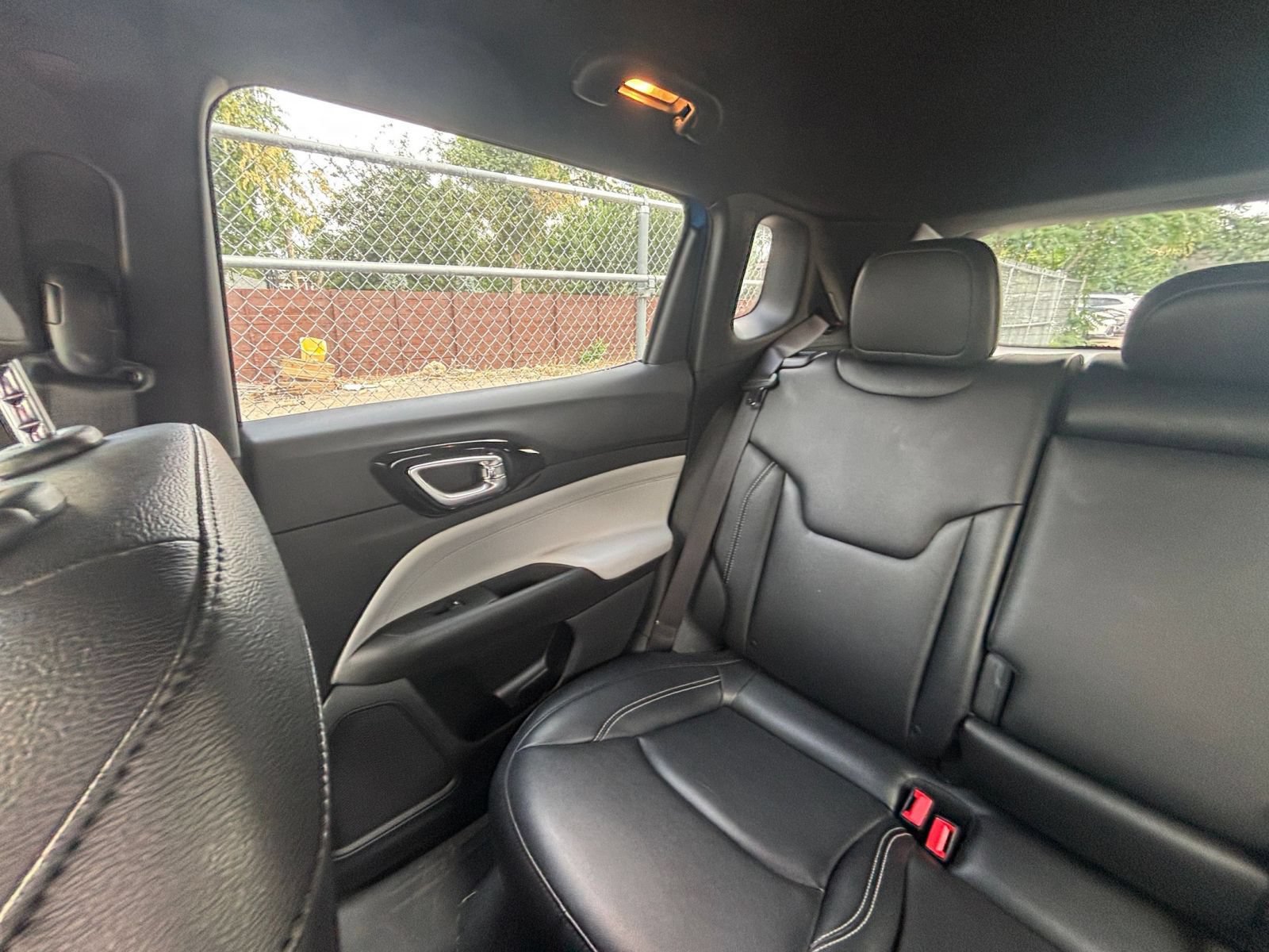 Used 2025 Jeep Compass Limited AWD/4WD image 38