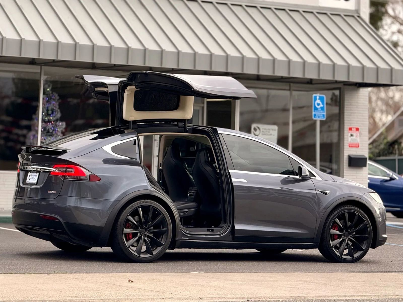 Used 2018 Tesla Model X P100D image 8