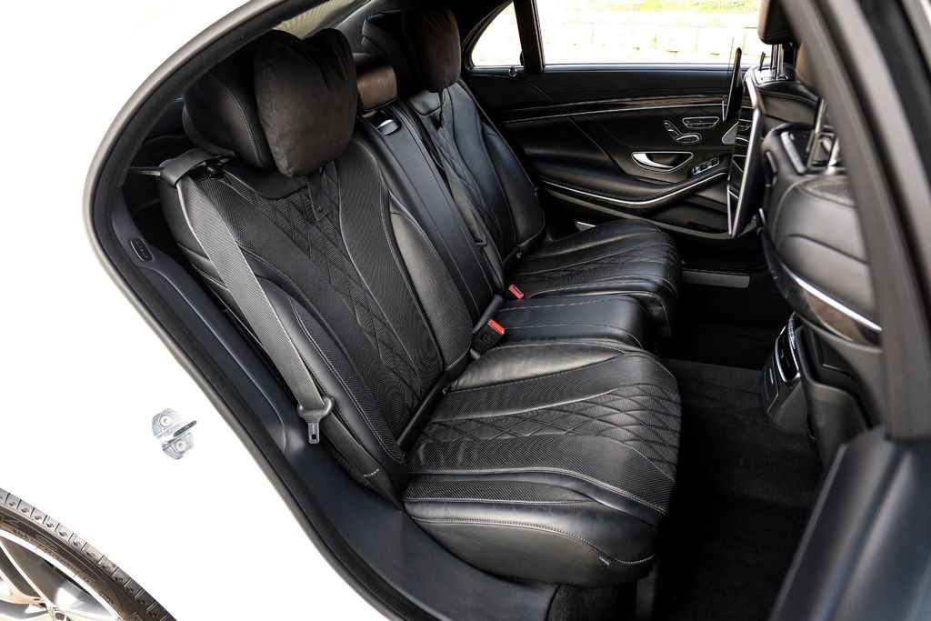 Used 2019 Mercedes-Benz S 560e w/ AMG Line Exterior image 40