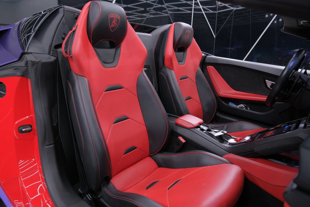 Used 2021 Lamborghini Huracan EVO RWD image 17