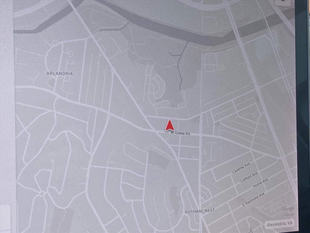 Used 2022 Tesla Model Y Long Range image 12