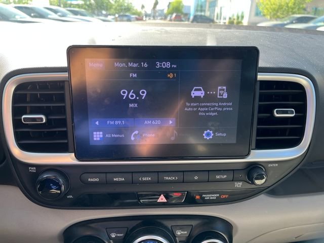 Used 2022 Hyundai Venue SEL image 6