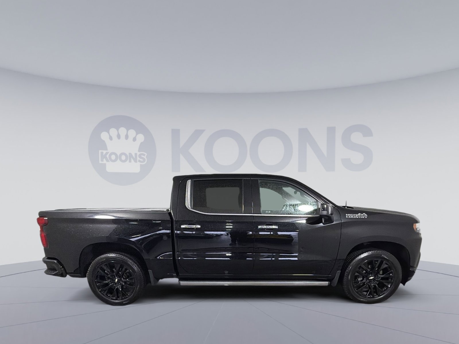 Used 2020 Chevrolet Silverado 1500 High Country w/ Technology Package image 8