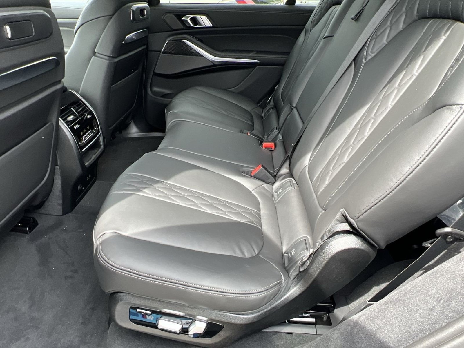 New 2026 BMW X7 M60i AWD/4WD image 22