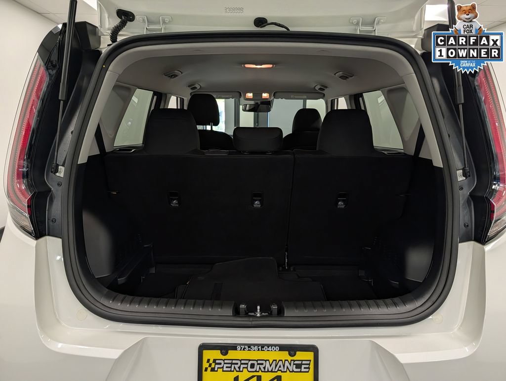 Certified 2025 Kia Soul LX FWD image 33