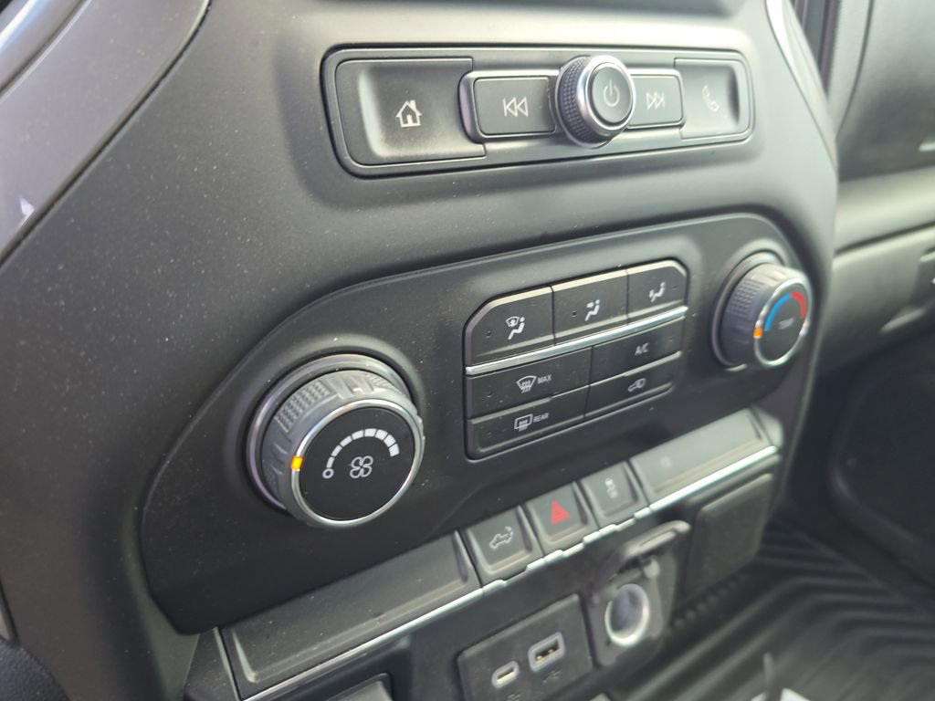 Used 2022 Chevrolet Silverado 2500 Custom w/ Custom Value Package image 23