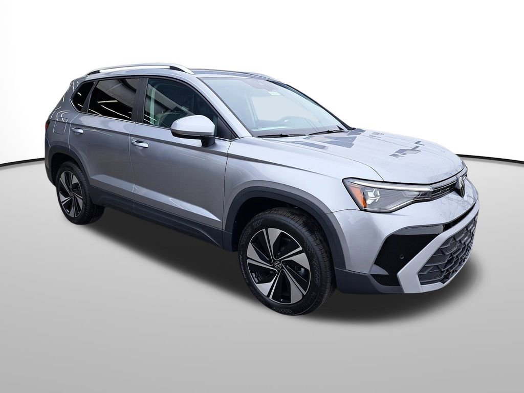 New 2025 Volkswagen Taos SE image 3