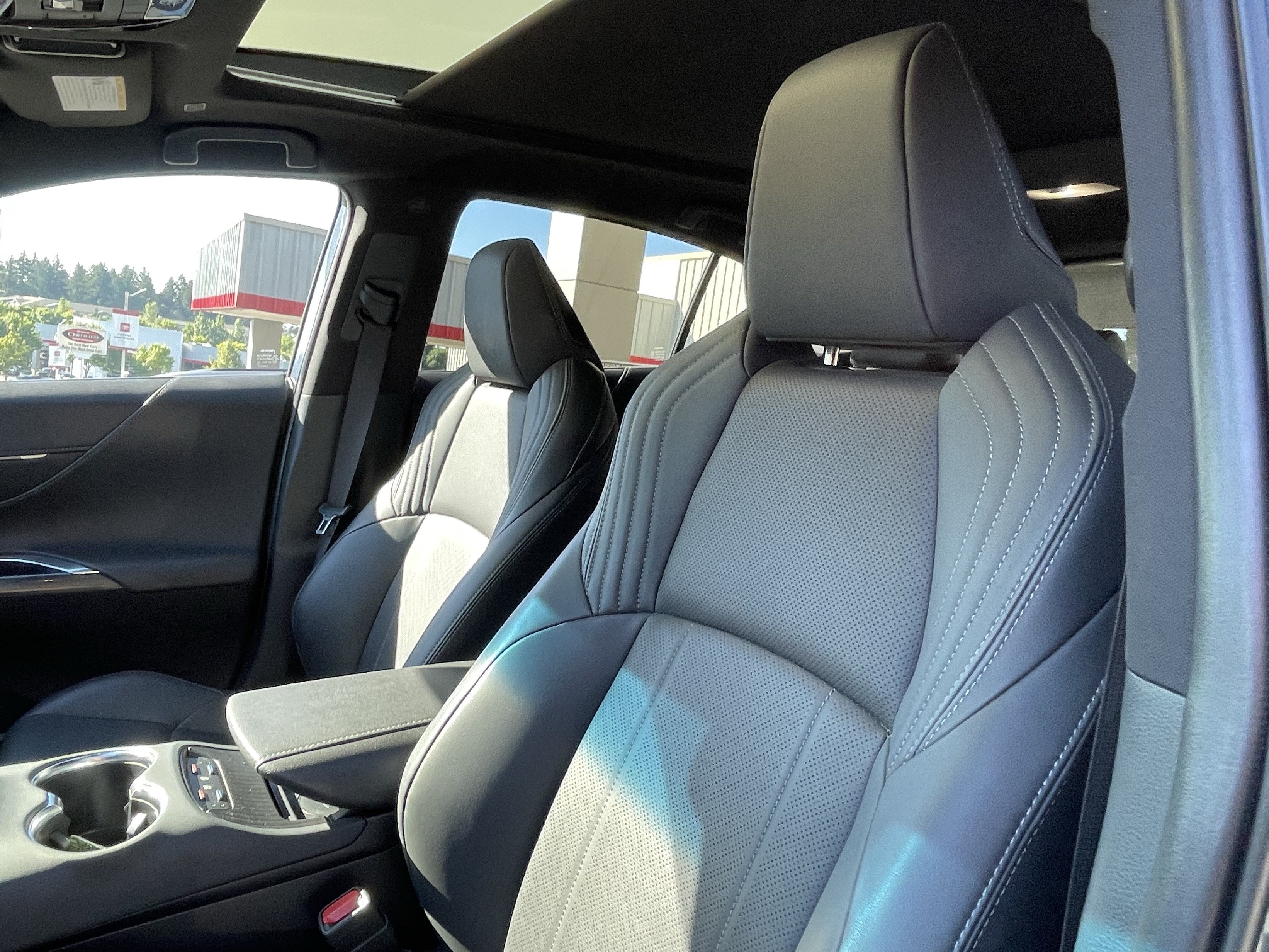 Certified 2024 Toyota Venza Limited AWD/4WD image 18