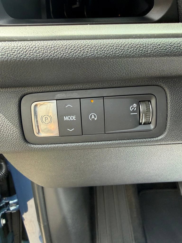 Certified 2025 Chevrolet Traverse LT FWD image 17
