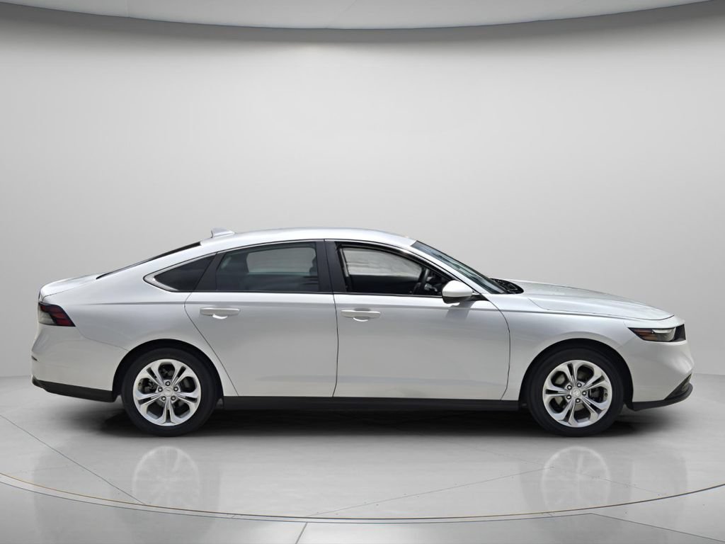 Used 2023 Honda Accord LX image 3
