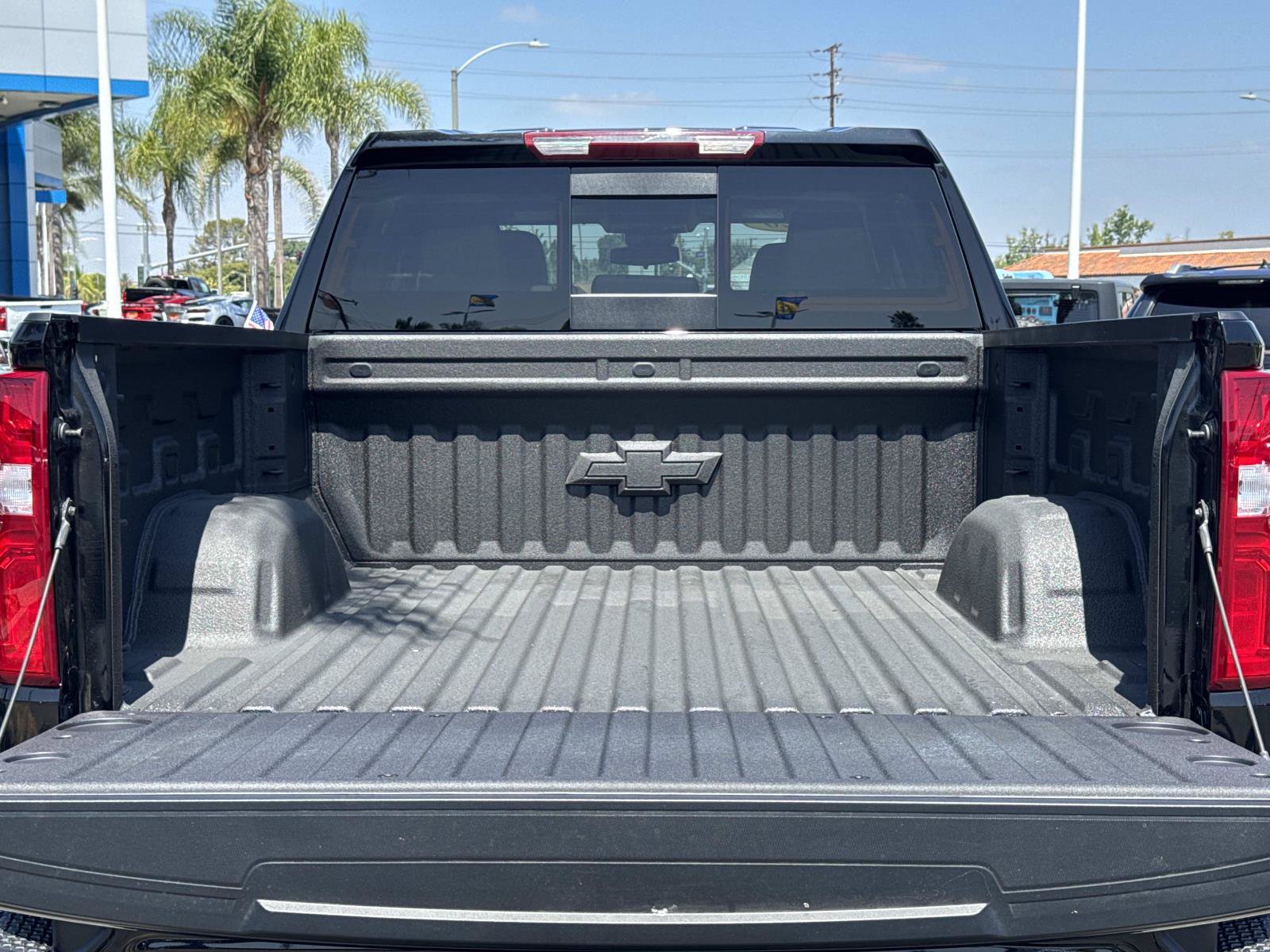 Used 2026 Chevrolet Silverado 1500 LT Trail Boss w/ LT Trail Boss Premium Package AWD/4WD image 28