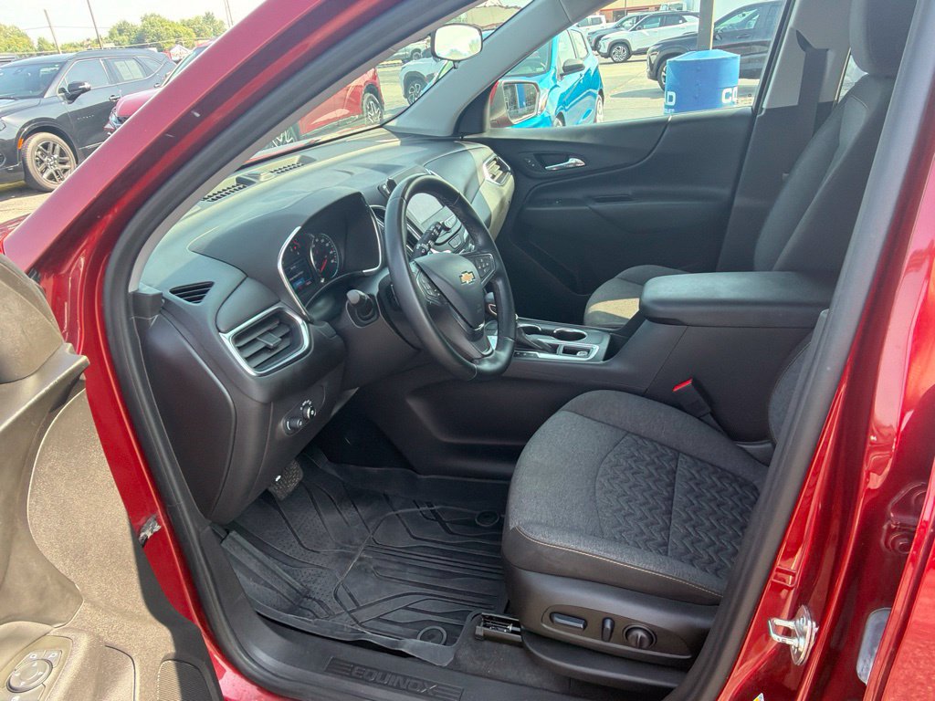 Used 2024 Chevrolet Equinox LT w/ LPO, Floor Liner Package FWD image 17