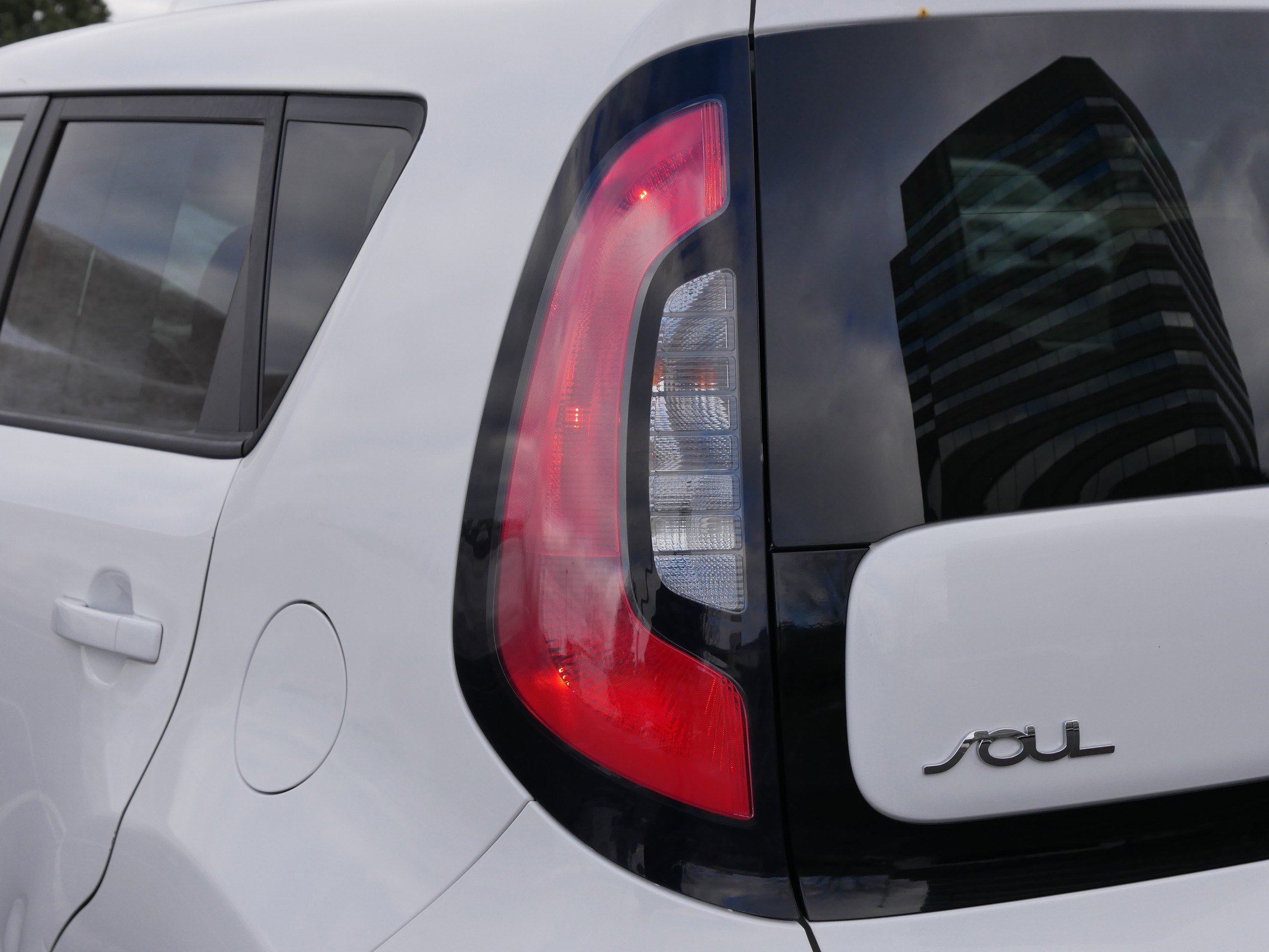 Used 2018 Kia Soul + image 17