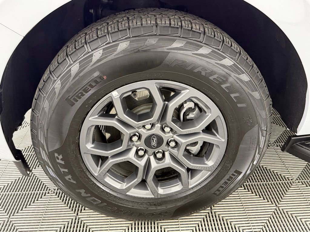 Used 2025 Ford Expedition Active image 11