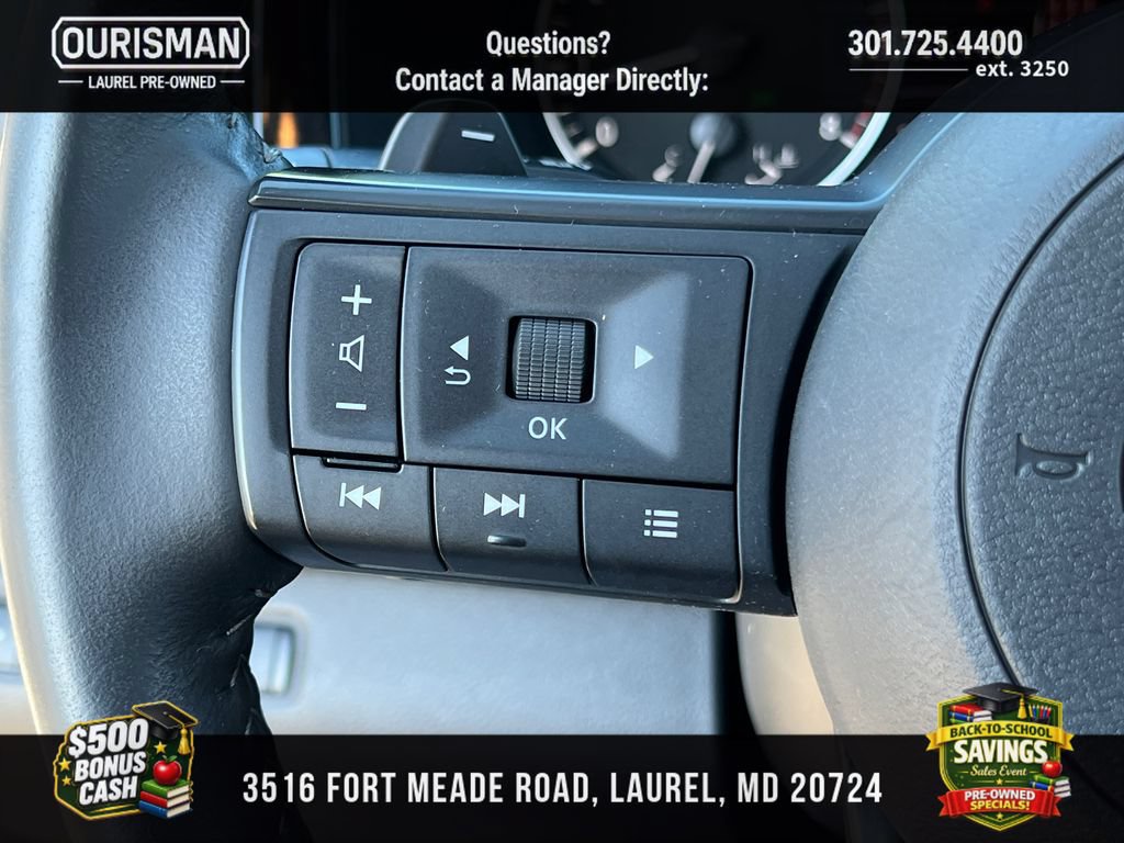 Used 2025 Nissan Pathfinder SV FWD image 21
