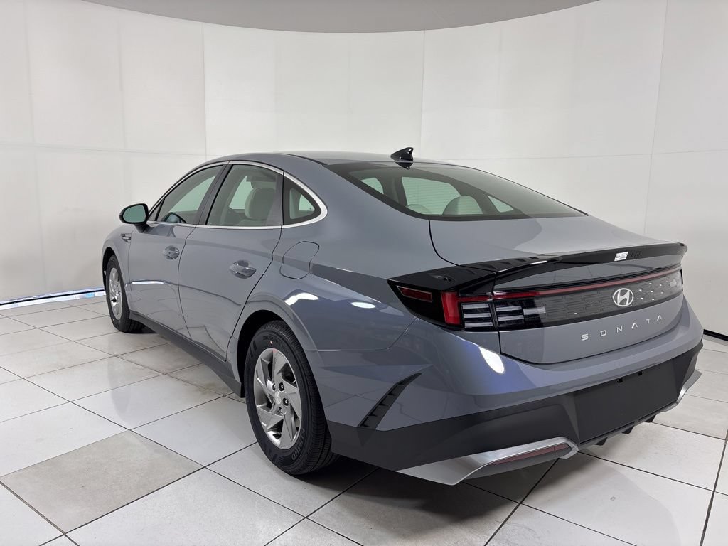 New 2026 Hyundai Sonata SE FWD image 3