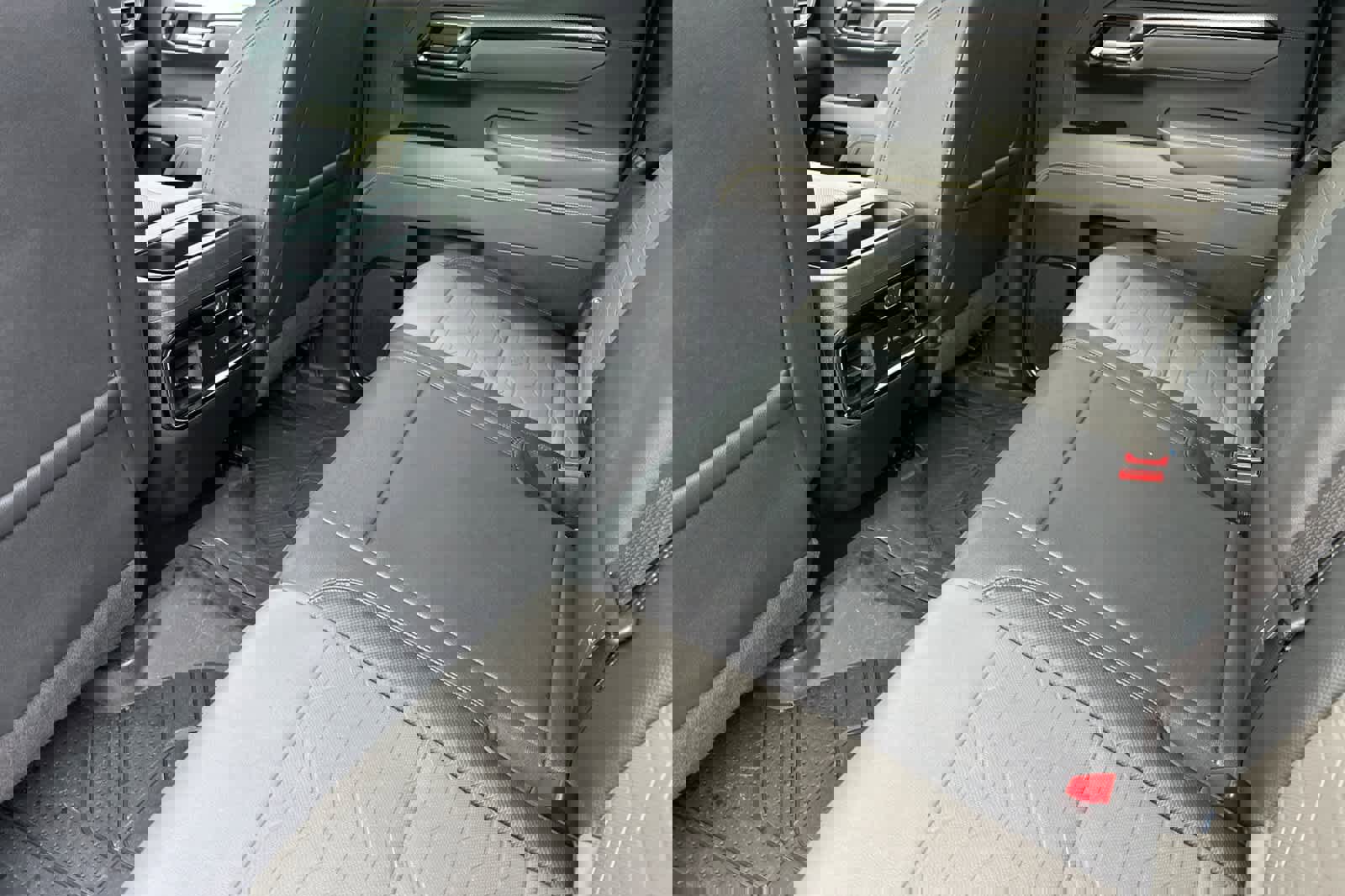 Used 2023 Chevrolet Silverado 1500 ZR2 w/ Technology Package image 4