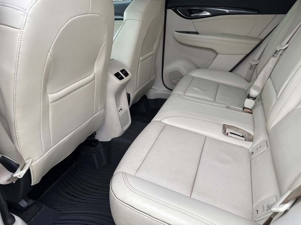 Used 2022 Buick Envision Essence w/ Safety Package image 41