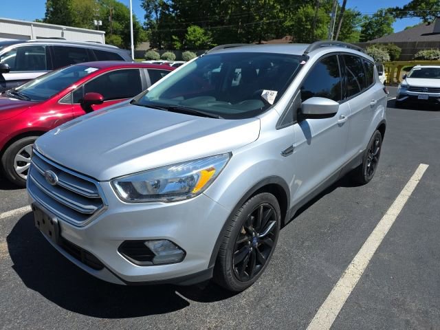 Used 2018 Ford Escape SE FWD image 3