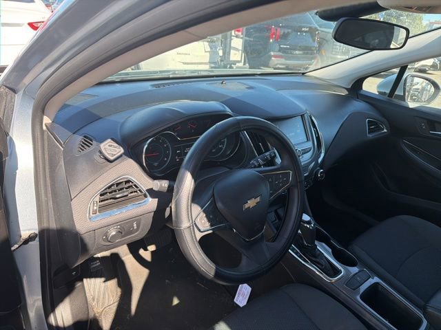 Used 2017 Chevrolet Cruze LT w/ Convenience Package image 11