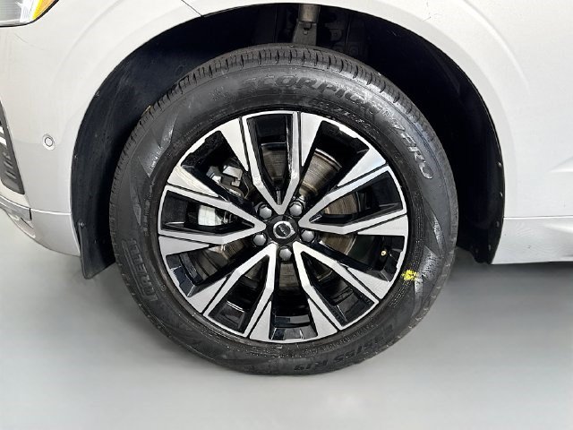 Used 2023 Volvo XC60 B5 Plus FWD image 37