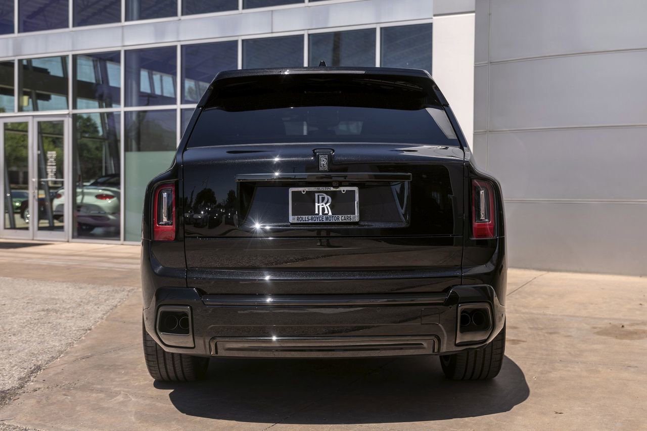New 2026 Rolls-Royce Cullinan Black Badge image 21