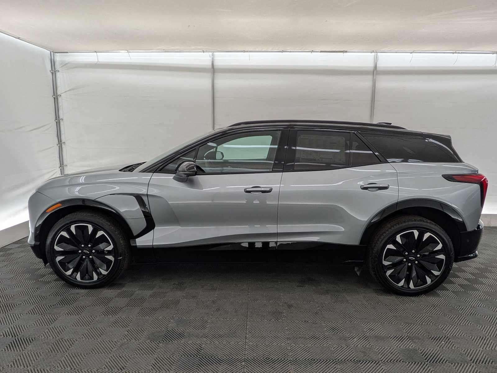 New 2026 Chevrolet Blazer EV RS image 3