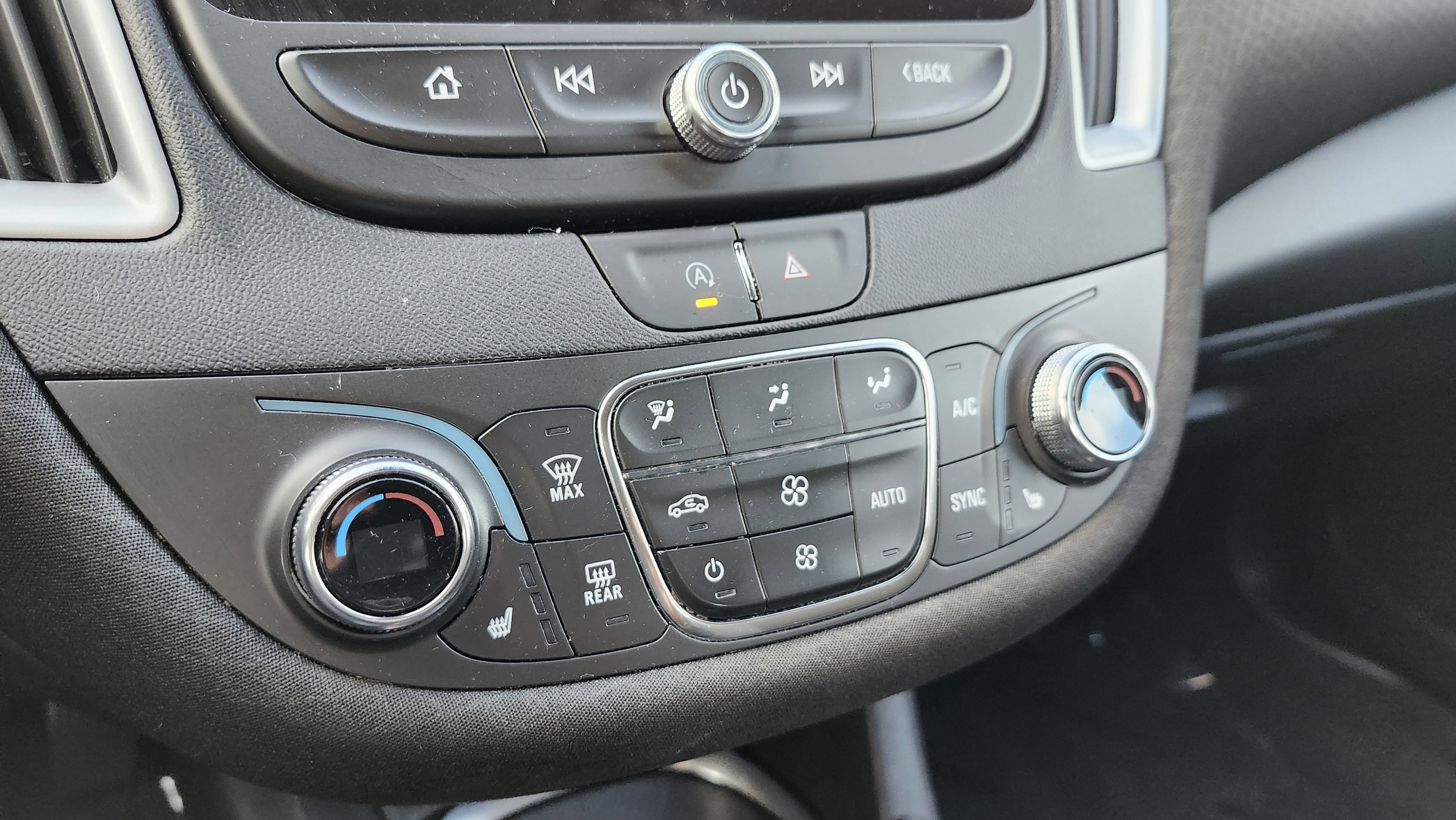 Used 2022 Chevrolet Malibu LT image 30