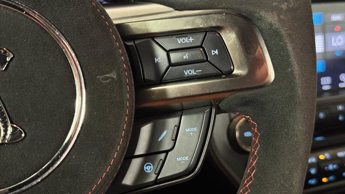 Used 2019 Ford Mustang Shelby GT350 w/ Technology Package RWD image 17