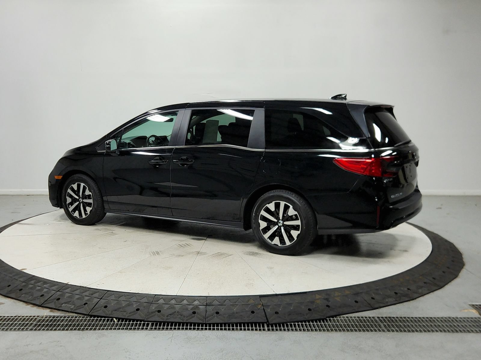 Used 2025 Honda Odyssey EX-L image 6